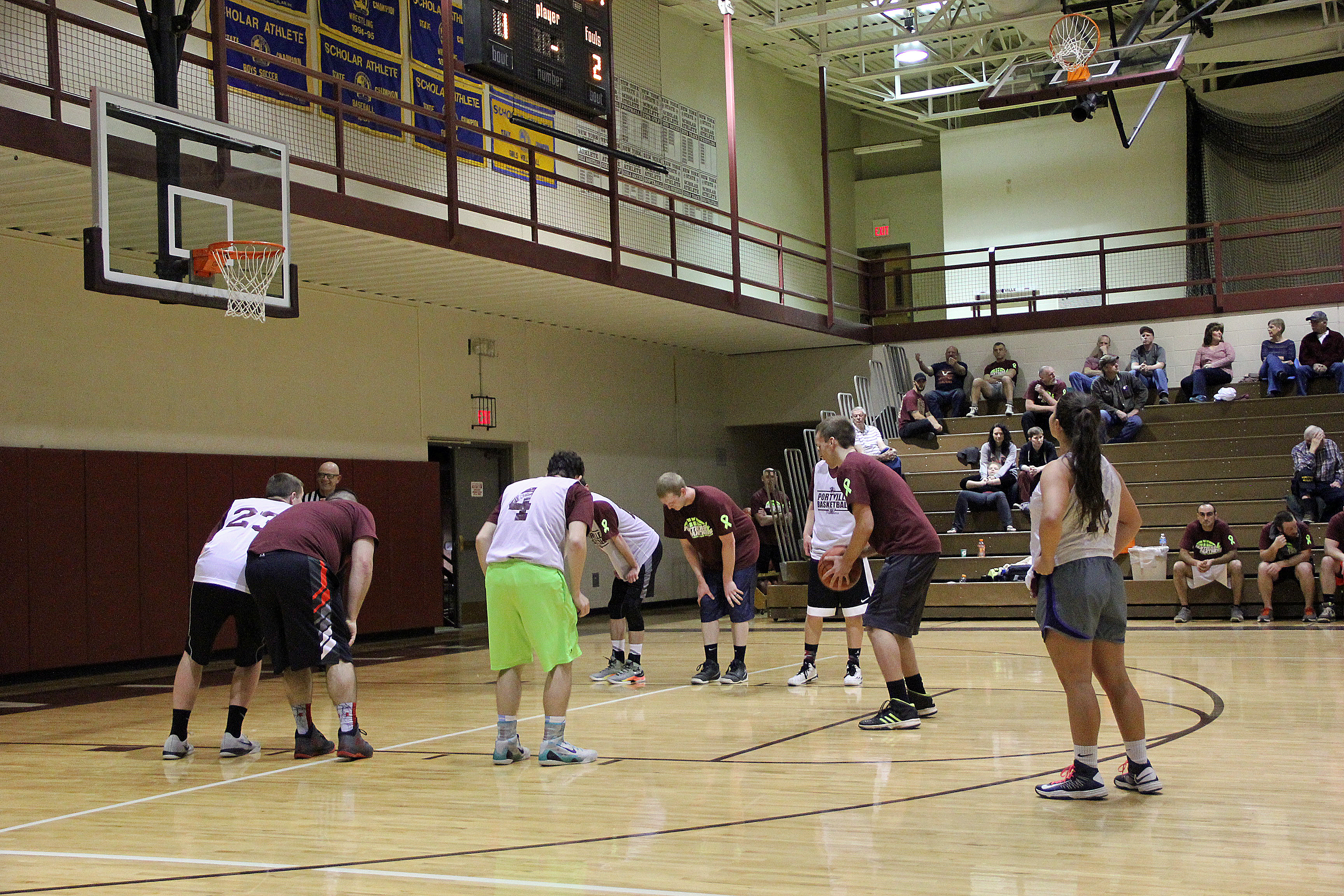 Alumni2016/2016game1freethrow.jpg