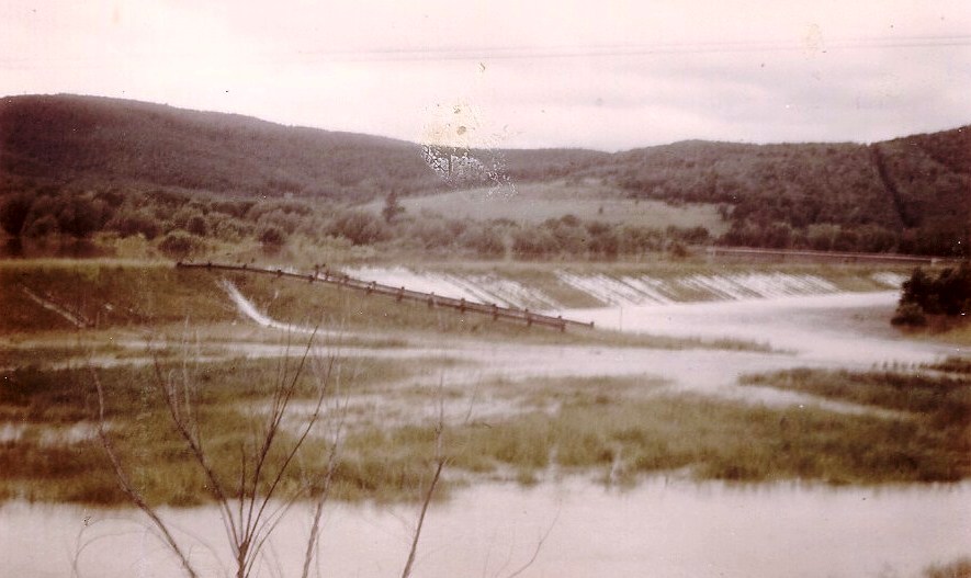 PortvilleHx/1972flooddike.jpg